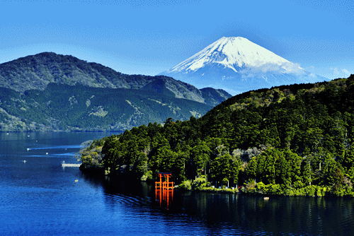 湖に浮かぶ鳥居を見たい！箱根神社と楽しみ方
