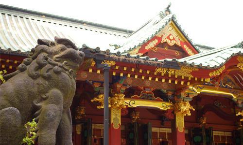 根津神社は深い歴史とつつじの名所！縁結びの御利益にも期待