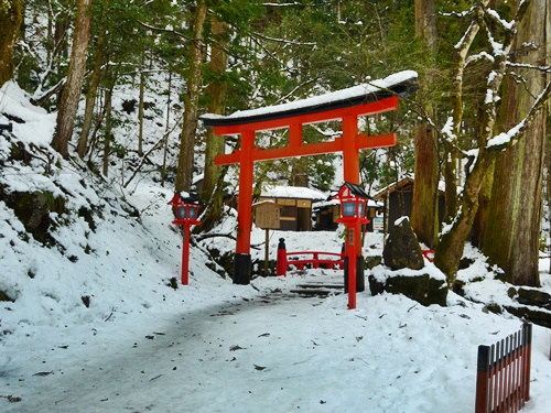 貴船神社はカップルで行くと別れる 縁結び神社の秘密 みかた らぼ