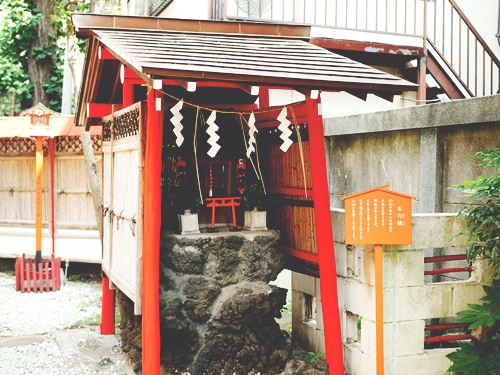 吉原神社は吉原の歴史と女性のご利益満載！最寄駅からのアクセスは？
